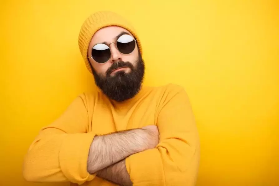 жыныстык мүчөсүнүн калыңдыгын көбөйткөн мыкаачы адам